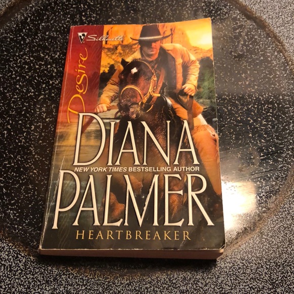 Books - Picture 2 of 8